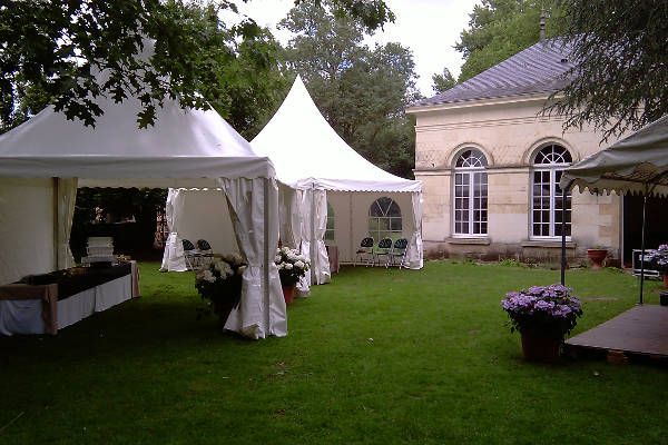 Tentes Garden installées pour un cocktail au Château de Belle Poule
