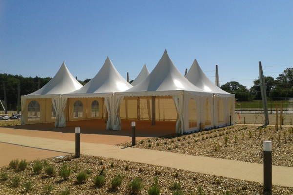 Tentes Garden préparées pour une inauguration